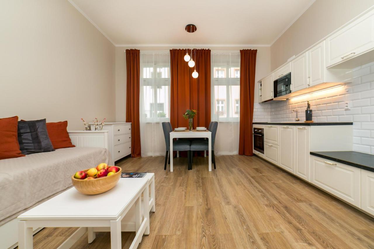 New 3 - Self Check In, Parking Possible, Weekend Free Parking Apartment *
